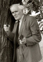Desmond Llewelyn